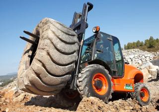 Позашляхові навантажувачі Ausa C 300 H