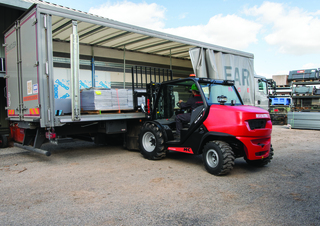 Позашляхові навантажувачі Manitou MC 30-2
