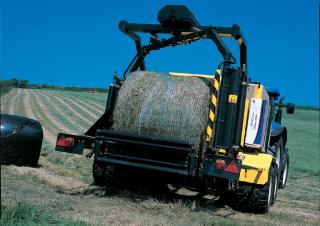 Прес-підбирачі рулонні  New Holland BR6090 Combi
