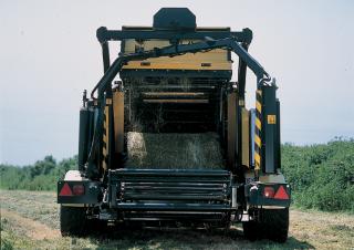 Прес-підбирачі рулонні  New Holland BR6090 Combi