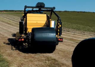 Прес-підбирачі рулонні  New Holland BR6090 Combi