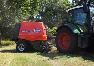 Прес-підбирачі рулонні  Kuhn FB 2130 