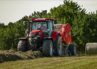 Прес-підбирачі рулонні  Case IH RB 565 Premium HD