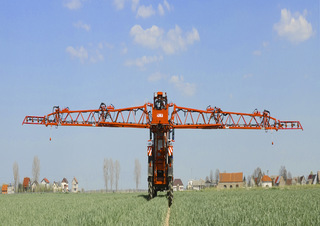 Причіпні польові обприскувачі Unia Europa XL 4030 