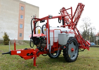 Причіпні польові обприскувачі Unia Pilmet 1218 