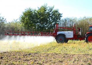 Причіпні польові обприскувачі Unia Plus 2021 
