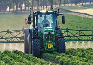 Причіпні польові обприскувачі John Deere R732i