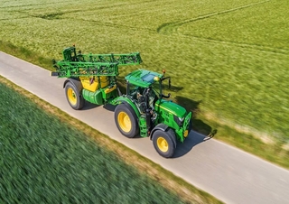 Причіпні польові обприскувачі John Deere R732i