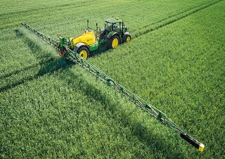 Причіпні польові обприскувачі John Deere R732i