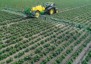 Причіпні польові обприскувачі John Deere R740i