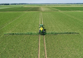 Причіпні польові обприскувачі John Deere R944i