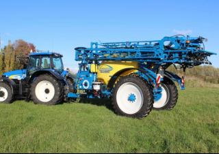 Причіпні польові обприскувачі Delvano TS 4200