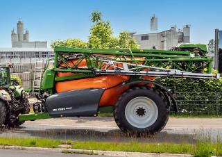 Причіпні польові обприскувачі Amazone UX 7601 Super (40)