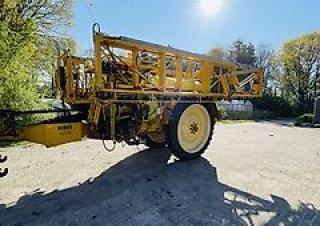 Причіпні польові обприскувачі Dubex Vector