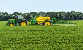 Причіпні польові обприскувачі John Deere M 952 i