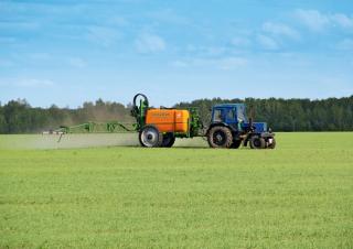 Причіпні польові обприскувачі Amazone UG 3000 Special (15) 