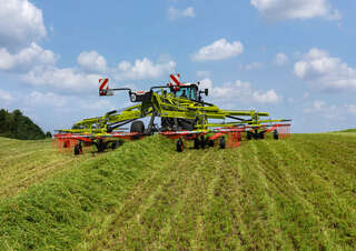 Причіпні валкоутворювачі (барабанні граблі) Claas Liner 4800 Trend 