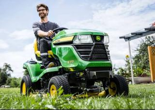 Газонокосарки, газонні та садові трактори John Deere X370