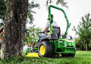 Газонокосарки, газонні та садові трактори John Deere Z515E