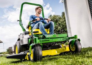 Газонокосарки, газонні та садові трактори John Deere Z530M