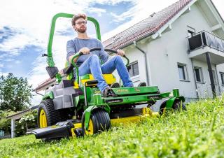 Газонокосарки, газонні та садові трактори John Deere Z545R