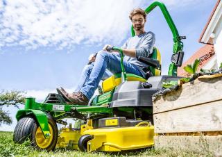 Газонокосарки, газонні та садові трактори John Deere Z545R