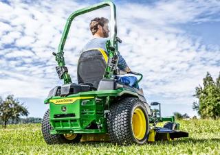 Газонокосарки, газонні та садові трактори John Deere Z545R