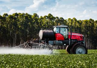 Самохідні польові обприскувачі Massey Ferguson MF 530R