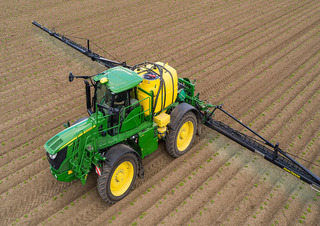 Самохідні польові обприскувачі John Deere R4150i