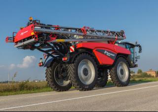 Самохідні польові обприскувачі Kverneland iXdrive 4240