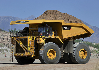 Самоскиди із жорсткою рамою Caterpillar 798 AC