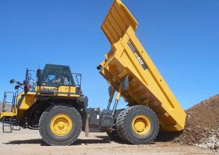 Самоскиди із жорсткою рамою Komatsu HD605-8E0