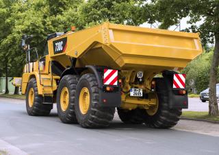 Шарнірні самоскиди Caterpillar 730