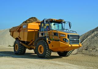 Шарнірні самоскиди Bell B30E 4x4