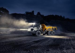 Шарнірні самоскиди Liebherr TA 230 Litronic