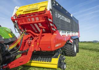 Спрощені причепи для силосу Pöttinger Jumbo 8450 DB