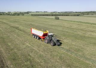 Спрощені причепи для силосу Pöttinger Jumbo 8540