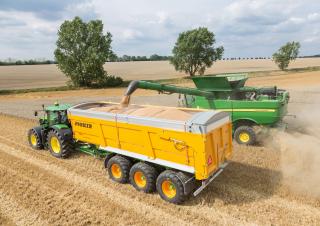 Спрощені причепи для силосу Joskin TRANS-SPACE 9200/30TRC150