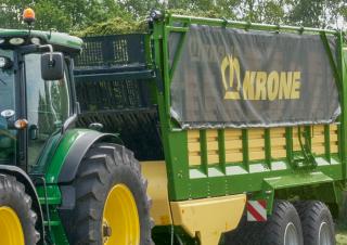 Спрощені причепи для силосу Krone ZX 560 GL