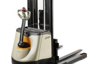 Палетні штабелери Рації Crown SX 3000-30 TL-3236