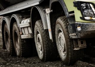 Вантажівки стійке шасі Volvo Trucks FMX11.330 6x2 Platform - Steered Pusher