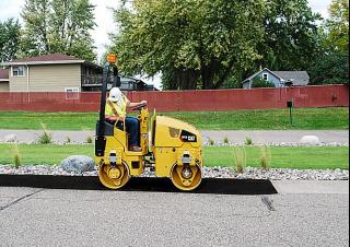 Катки Тандемні вібраційні дорожні катки Caterpillar CB1.7