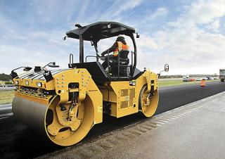 Катки Тандемні вібраційні дорожні катки Caterpillar CB66B