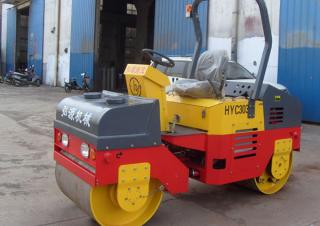 Катки Тандемні вібраційні дорожні катки YTO HYC2.5/3