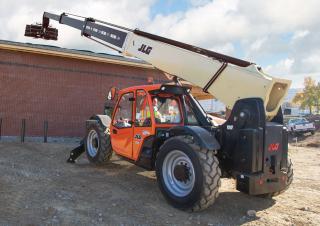 Телескопічні навантажувачі JLG 1255
