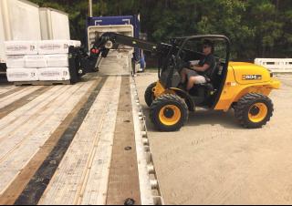 Телескопічні навантажувачі JCB 504-13