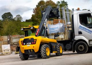 Телескопічні навантажувачі JCB 516-40