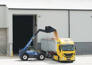 Телескопічні навантажувачі New Holland LM 7.42 Elite