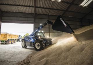 Телескопічні навантажувачі New Holland LM 7.42 Elite