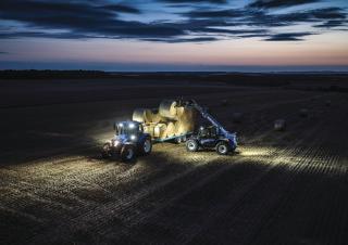 Телескопічні навантажувачі New Holland LM 7.42 Elite